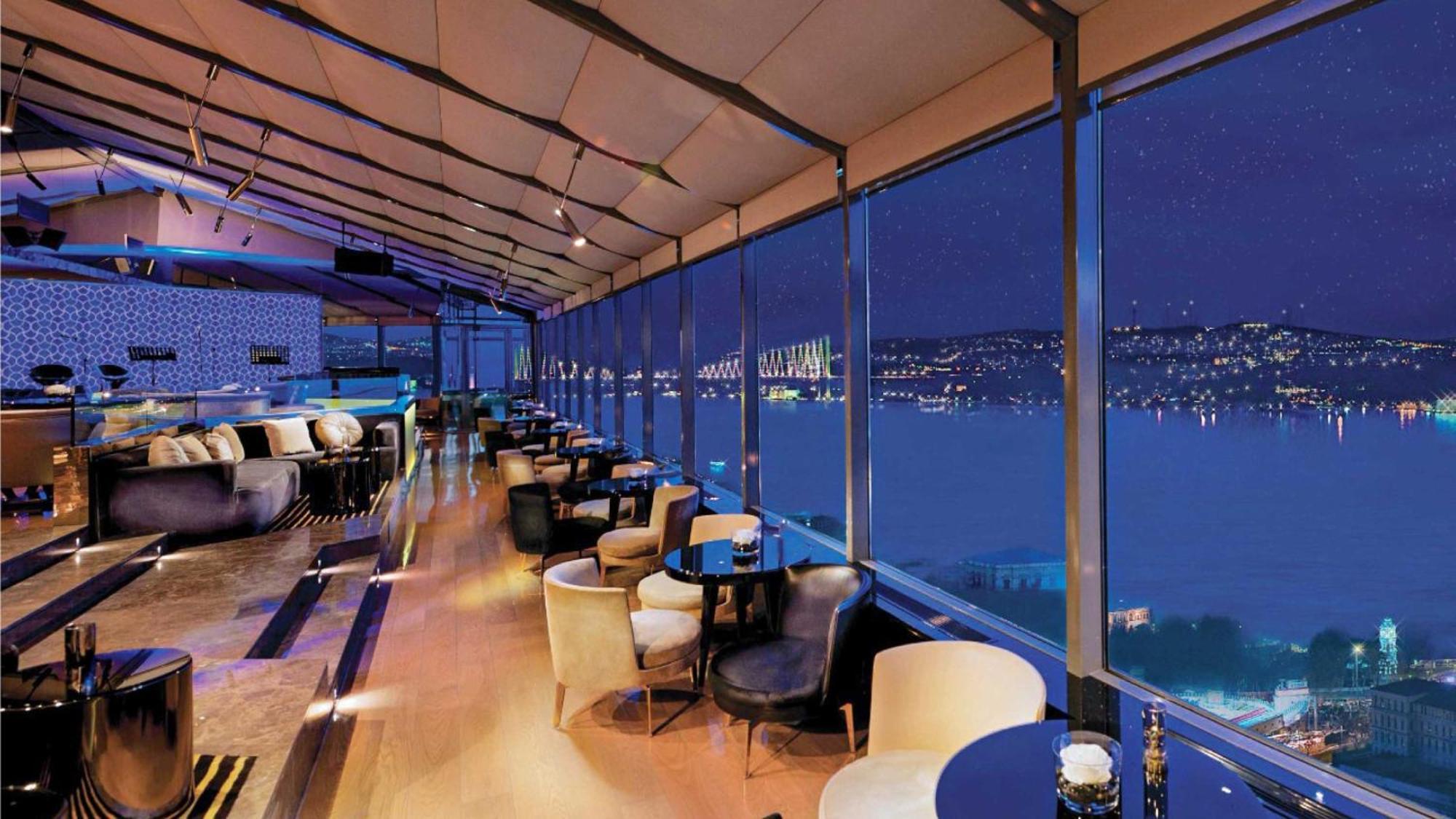 Intercontinental Istanbul By Ihg Hotell Eksteriør bilde Skyline Bar