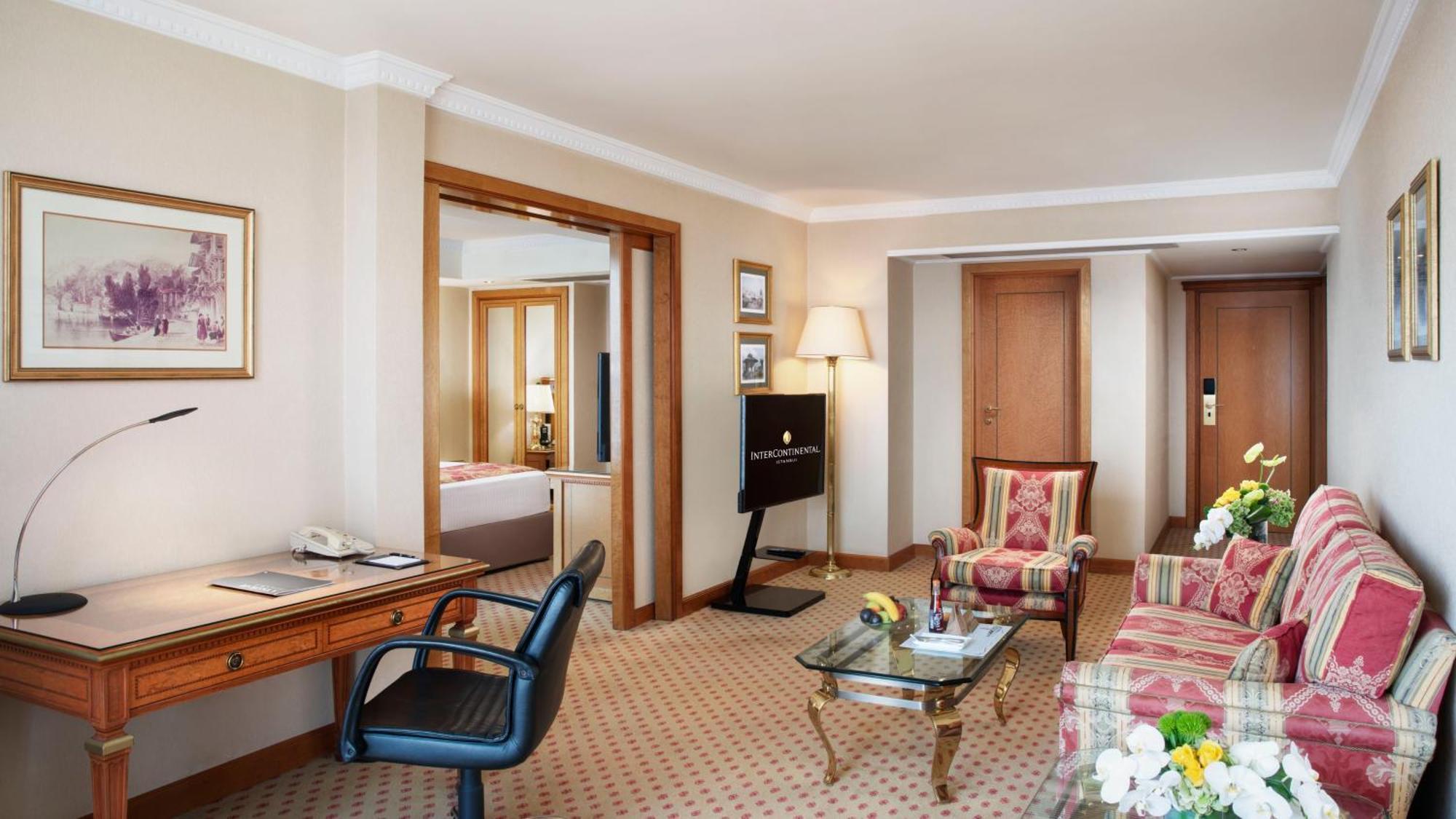Intercontinental Istanbul By Ihg Hotell Eksteriør bilde A suite at the InterContinental