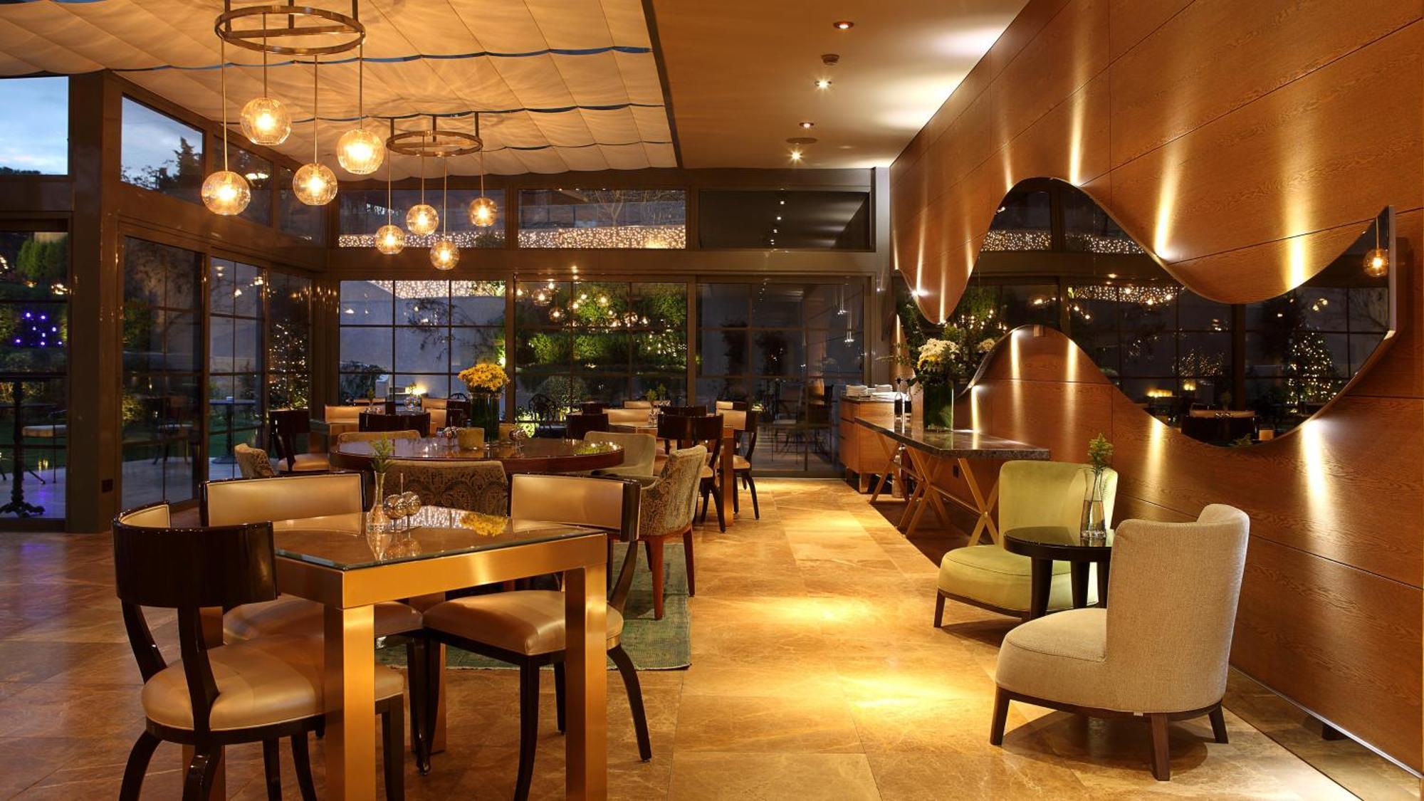 Intercontinental Istanbul By Ihg Hotell Eksteriør bilde The interior of the restaurant